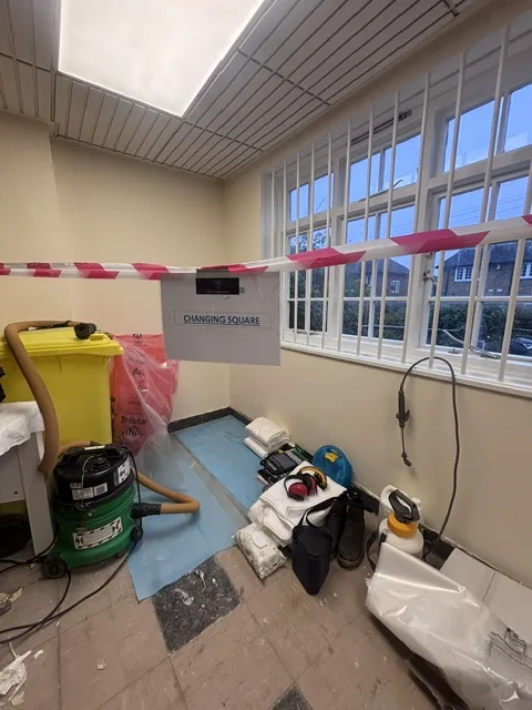Asbestos floor tile and bitumen removal in Tufnell Park