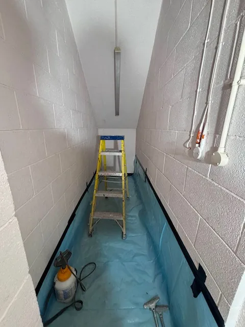 HSE-licensed asbestos gasket strip-out in N19